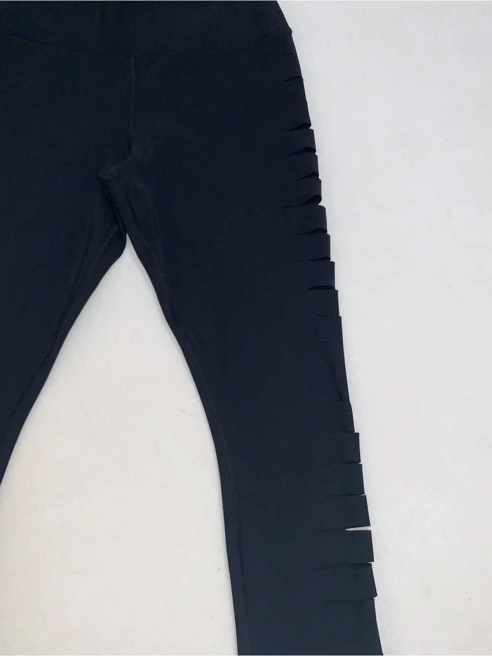 ALO YOGA High Waist Slice Cutout Cropped Leggings Black Airbrush Distressed Sz S